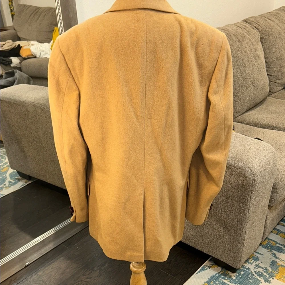 Elegant Men's Camel Blazer - Picture 4 of 7